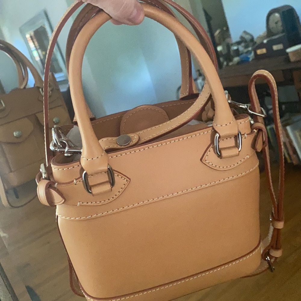Downey and Bourke natural leather cross over bag - Picture 8 of 8